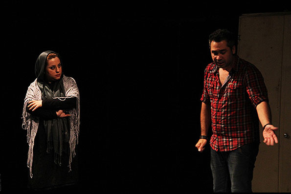 روایت تضاد بین نسلی؛ درباره‌ی نمایش «گون گولا»