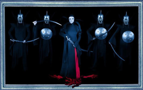 تن در شبکة متنی «سربازان و اسبانی که جا مانده‌اند»